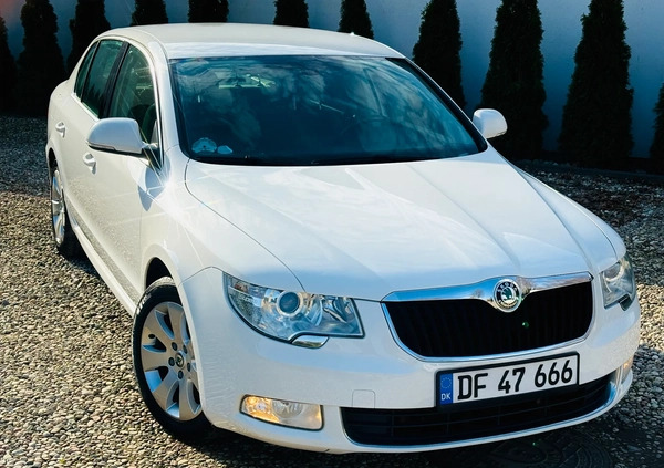 Skoda Superb cena 29990 przebieg: 165000, rok produkcji 2011 z Kościan małe 232